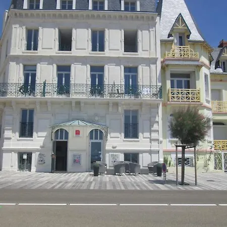 De La Aparthotel La Chaume