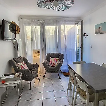 Aparthotel De La 3*
