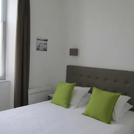 Aparthotel De La La Chaume