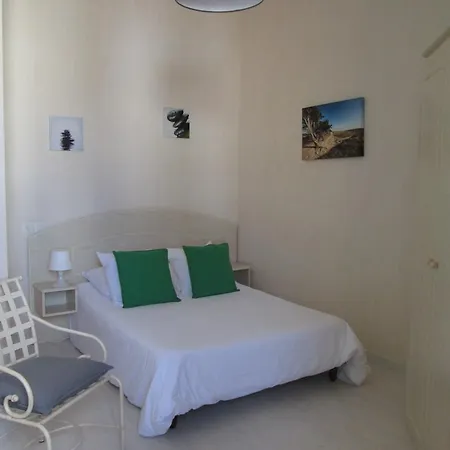 De La Aparthotel 3*