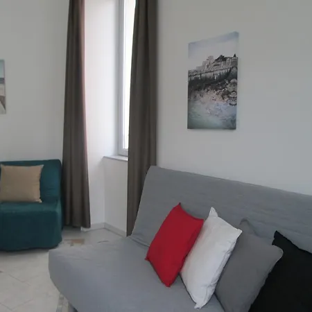 Aparthotel De La 3*