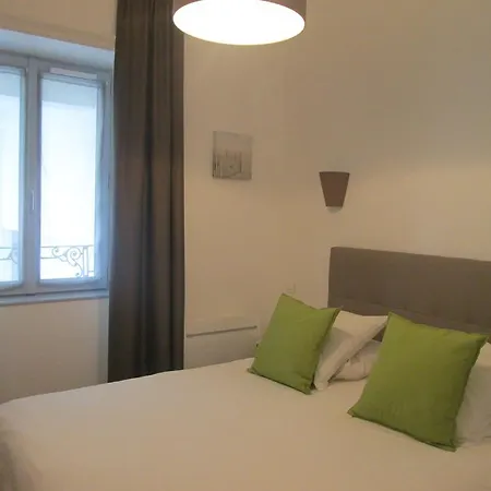 De La Aparthotel