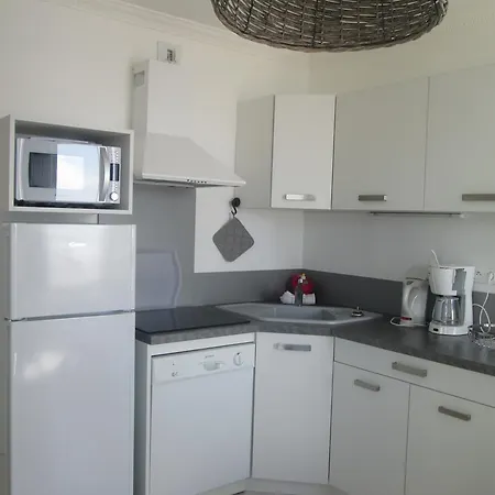 Aparthotel De La 3*