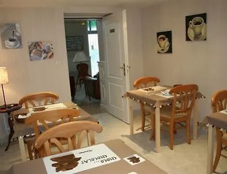 Aparthotel De La La Chaume