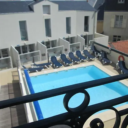 De La Aparthotel La Chaume