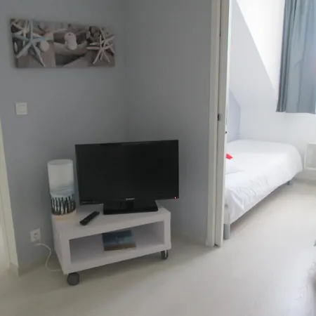 De La Aparthotel