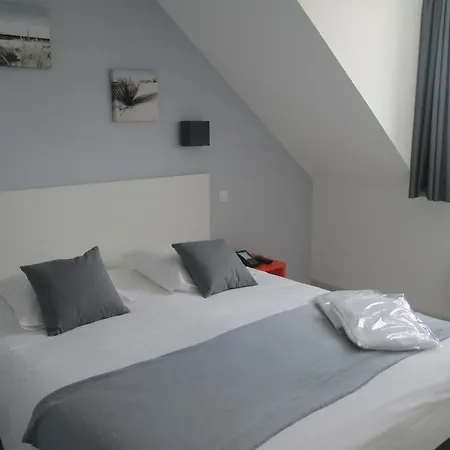 Aparthotel De La 3*
