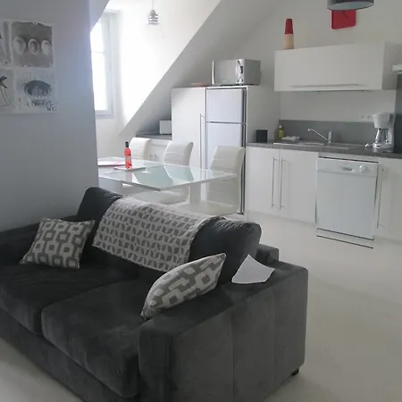 De La Aparthotel 3*