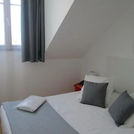 De La Aparthotel La Chaume