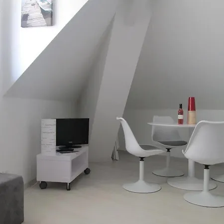 Aparthotel De La 3*
