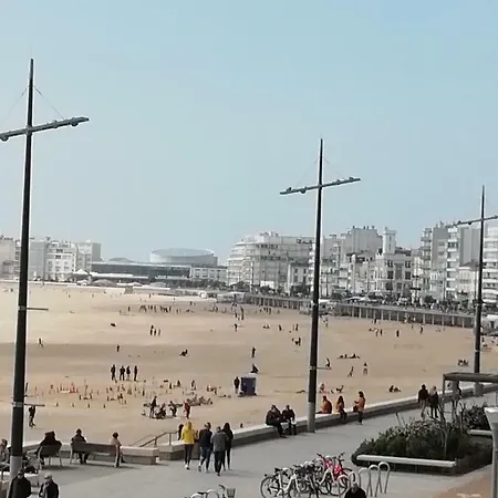De La Aparthotel