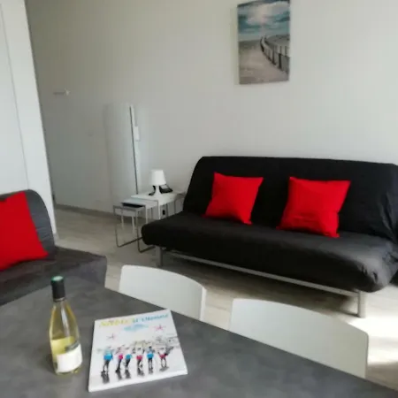 De La Aparthotel