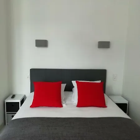 De La Aparthotel 3*